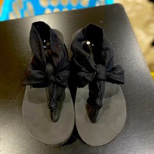 3/$15 Black Gladiator Cloth Style Sandals